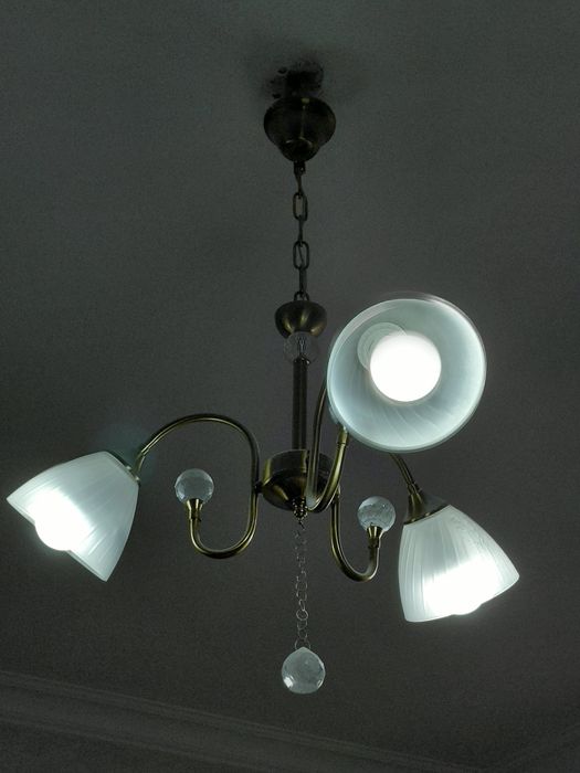 Люстры 2 штуки одинаковые