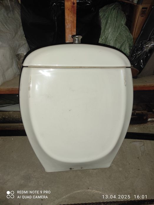 Продаётся бачок. Продаётся бачок