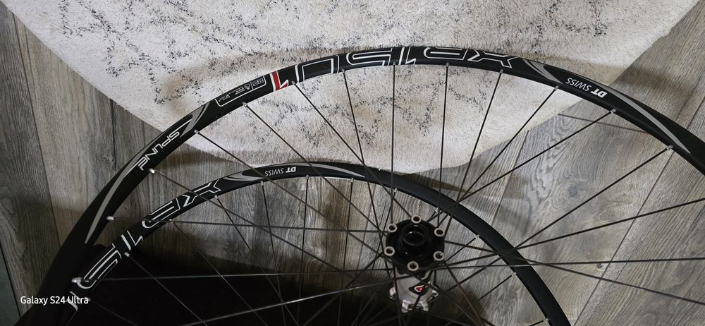 HoBu kanлu DT swiss xr 1501 ratchet глaвuнu. 29 цола 15x100 12x142