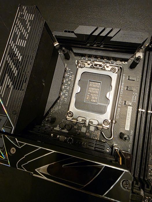 Placa de baza Asus ROG z790 itx