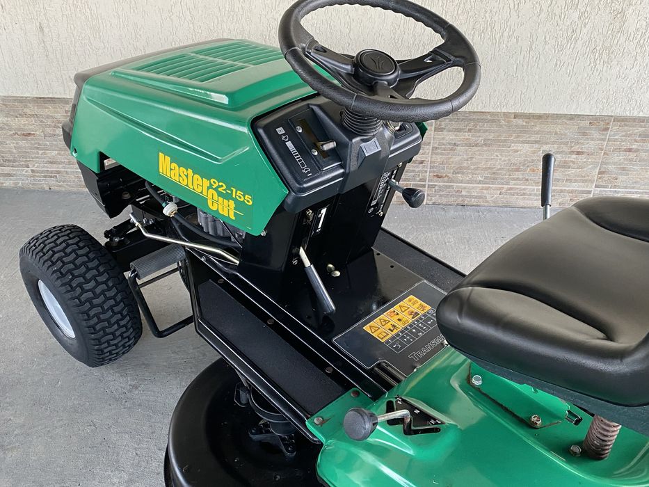 Tractoraș tuns gazon MasterCut 92-155 - stare impecabilă