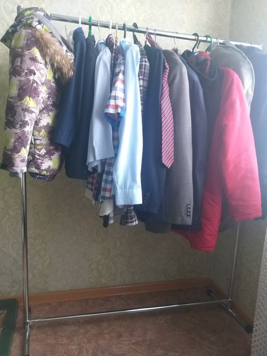 Вешалка  для  одежды  любой. новая