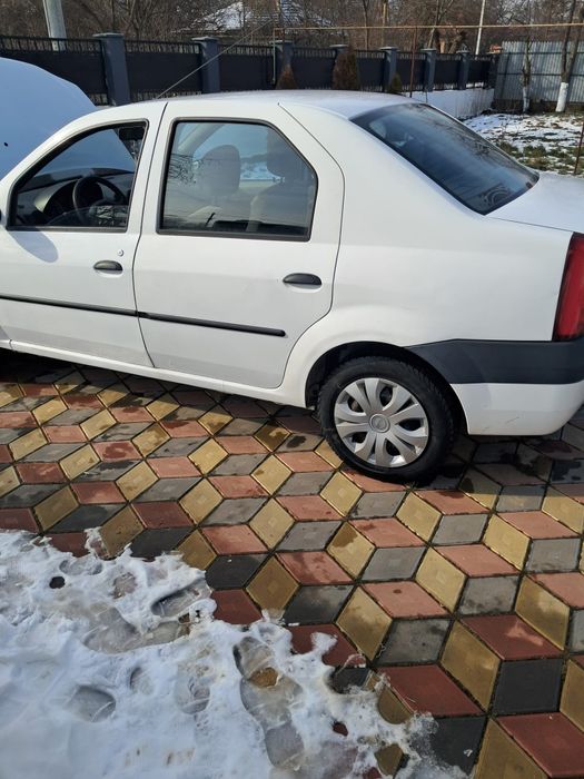 Vand dacia logan full 14 benzina an 2007 euro 4