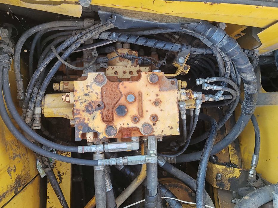 Distribuitor Hidraulic Komatsu PC 210LC-8 An 2010