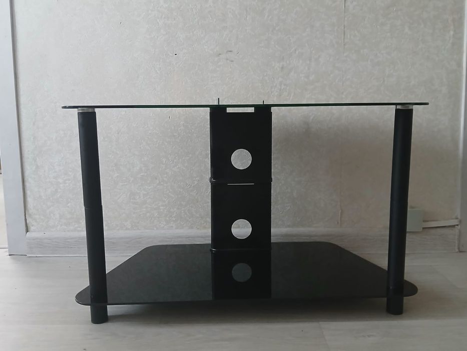 Продам стеклянную полку под телевизор