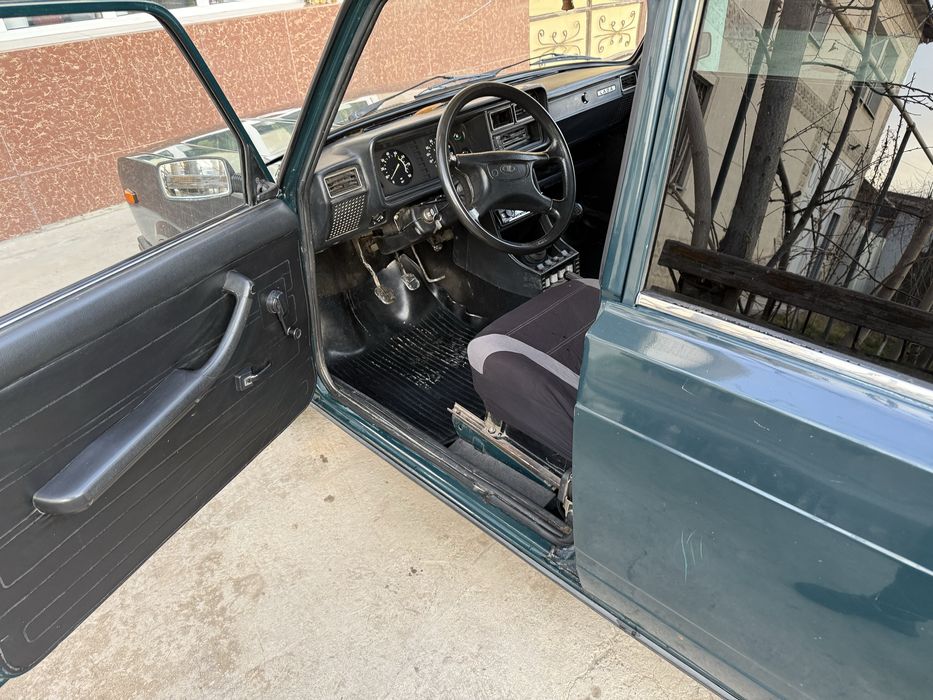 Ваз 2104 жигули 2006 года…………