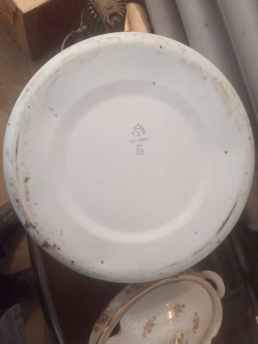 Продам кастрюлю эмаль