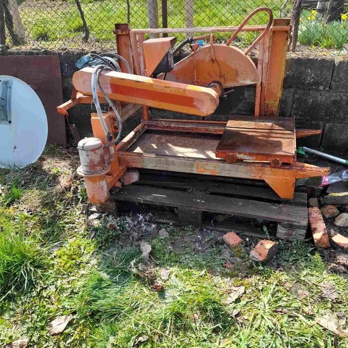 Каменорезна машина