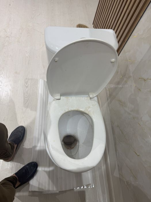 Unitaz sotiladi