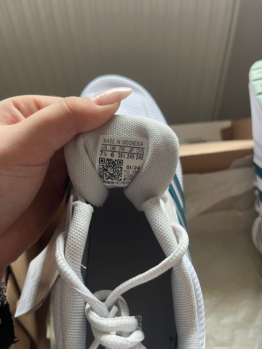 Оригинални маратонки адидас