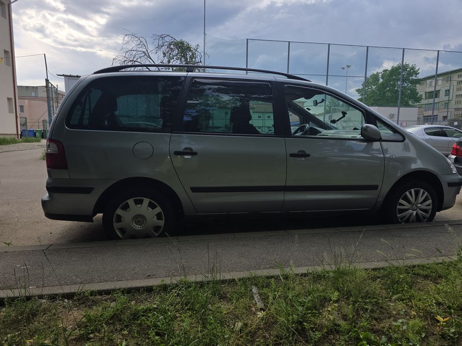 De vinzare ford galaxy 2004
