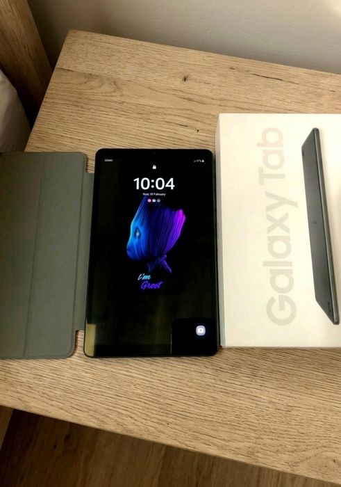 Tabletă Samsung Galaxy Tab A7 4G - Aspect, ca nou / Pachet complet (Cutie, Husă, 2x Folii de sticlă)