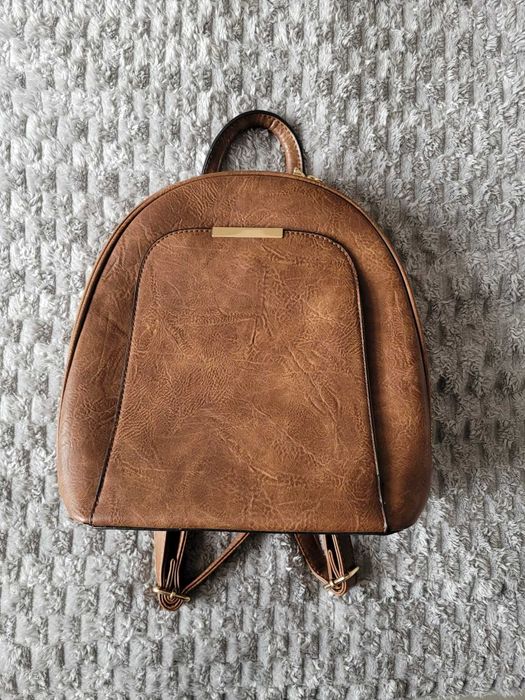 Дамска раница от естествена кожа