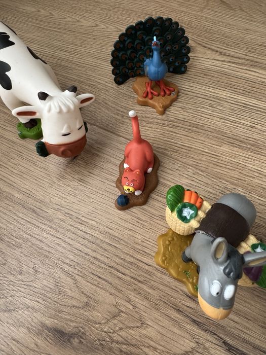 Детски книжки и плетени играчки