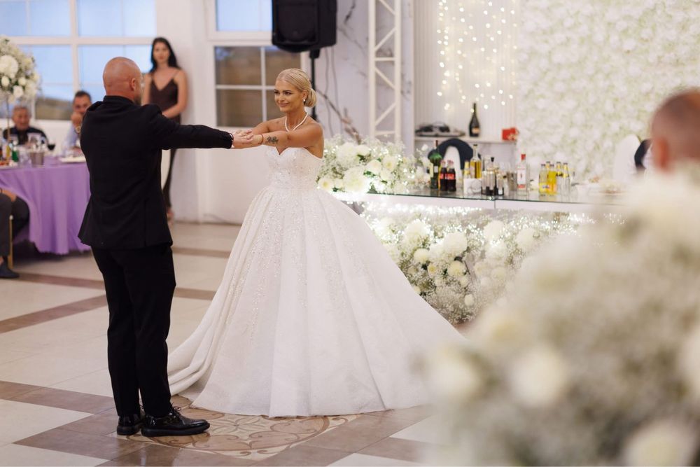 Продавам булчинска рокля