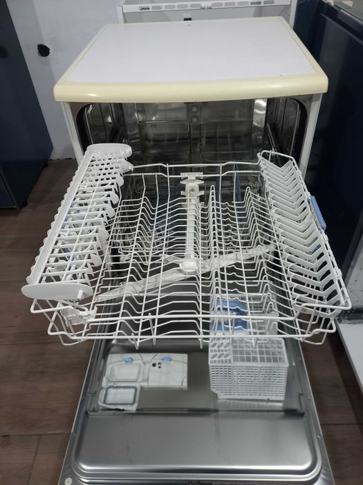 Съдомиална Уирпол 6-то чуство