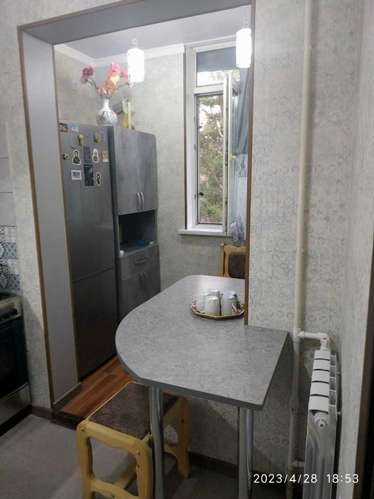 Двухкомнатная квартира в центе спального района.