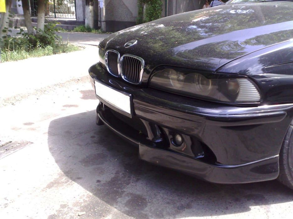 Продам передний бампер на БМВ е39