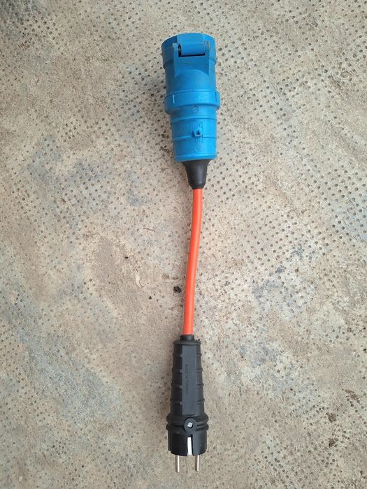 Conector electric rulota