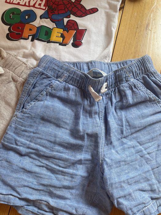 Страхотен комплект за момче с тениска и къси панталонки H&M