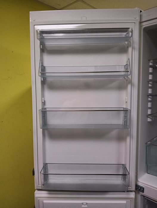 Хладилник с фризер Миеле Miele Made in Germany A+++ 2 години гаранция!