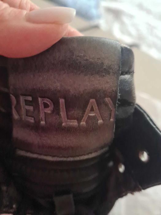 Replay - естествена кожа