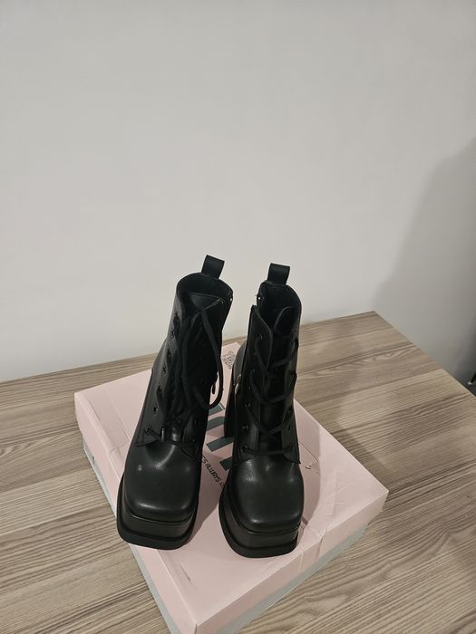 Дамски черни боти