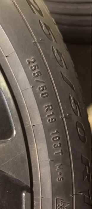 Комплект зимни гуми с оригинални джанти 19 цола за VW ID4  и VW ID5