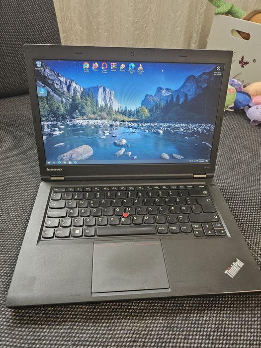 Laptop gaming școala Lenovo i5 ram 16Gb ddr4 video 4Gb ssd GTA CSGO