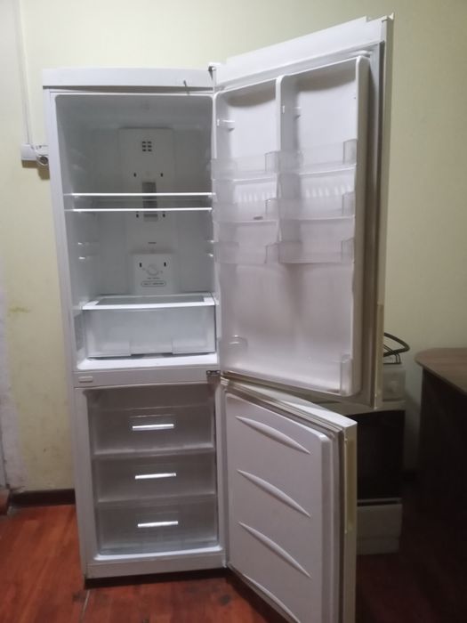 Продам холодильник LG в отличном состояние