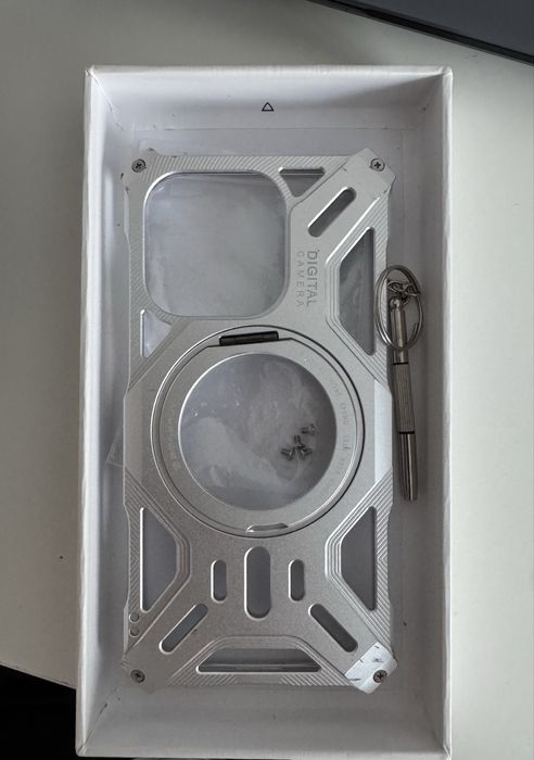 Продам чехол бампер на айфон 15 про и 14 про