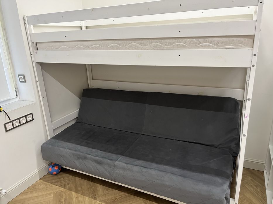 Продам двухъярусную детскую кровать