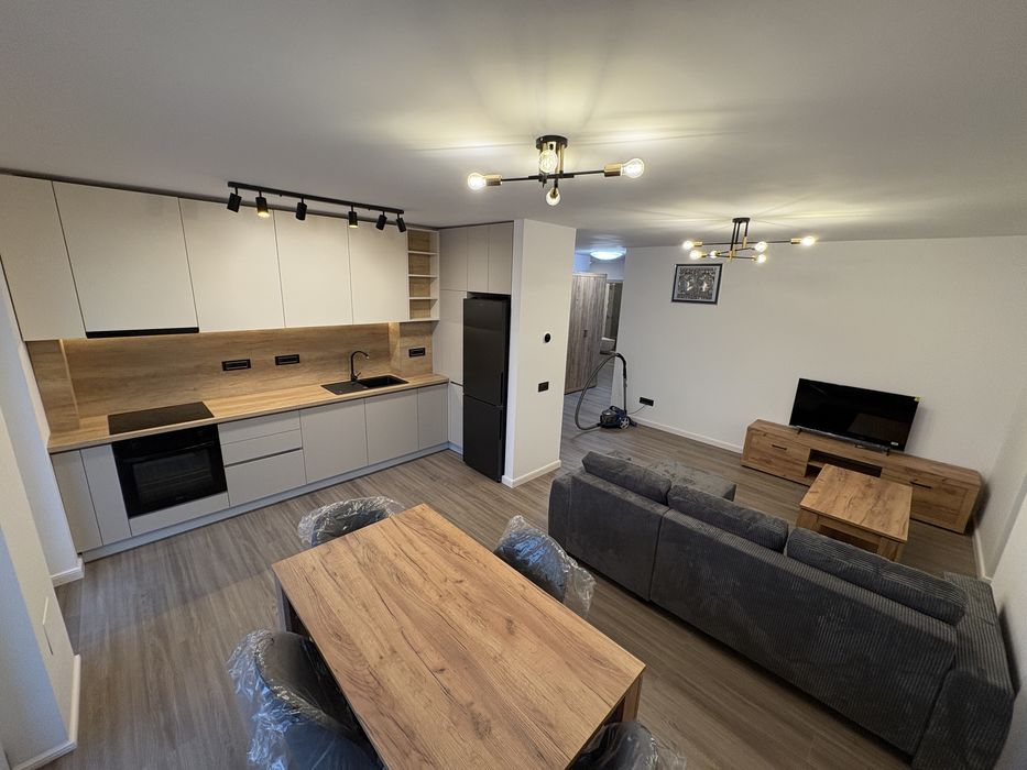 PF inchiriez apartament 3 camere in Elite City