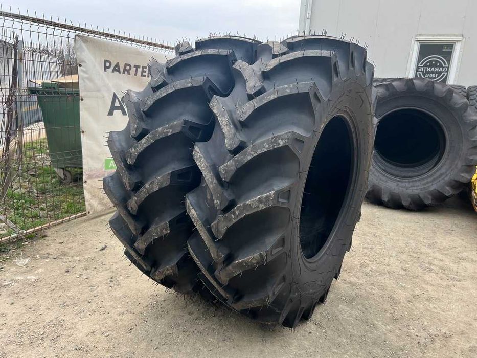18.4-30 cauciucuri noi cu livrare combina cu 16 pliuri Massey Ferguson