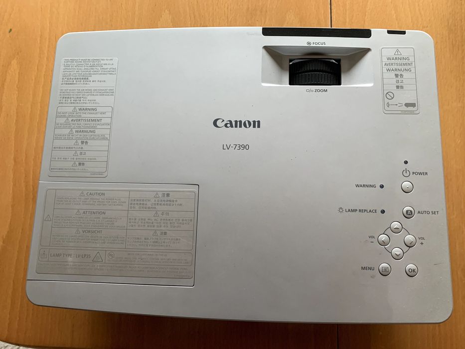 ПРОДАВА СЕ МУЛТИМЕДИЕН ПРОЕКТОР // Canon LV 7390 - КАТО НОВ Е !!!