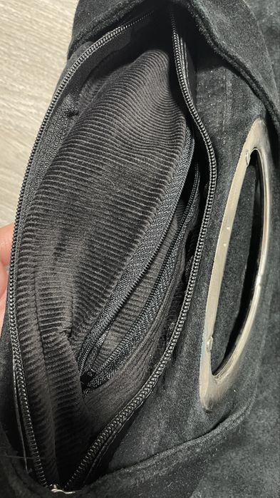 Geantă de umăr din piele întoarsă neagră