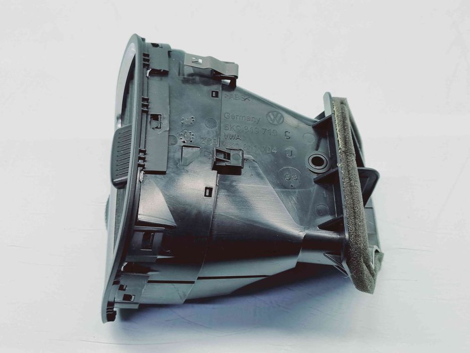Grila aerisire dreapta Volkswagen Golf 6 (5K1) [Fabr 2009-2013] 5K08