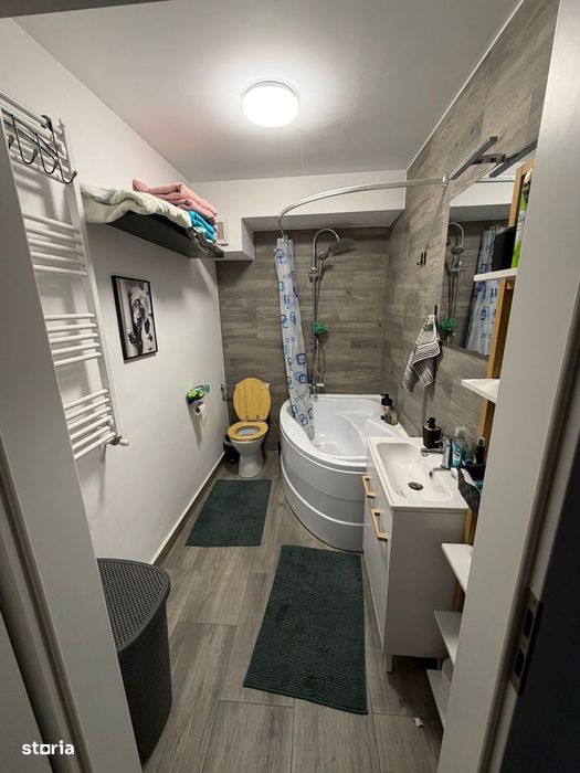 Apartament 3 camere, 60 mp, et.4/4, Baciu - zona Regal