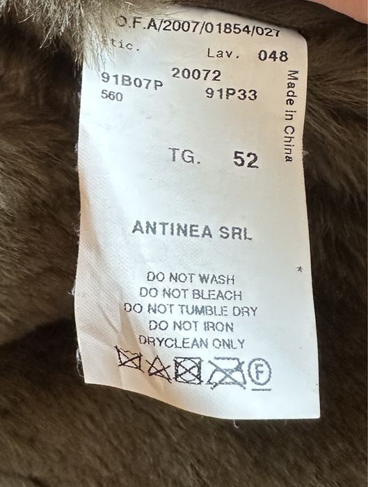 Haina din piele naturala Emporio Armani Noua cu eticheta