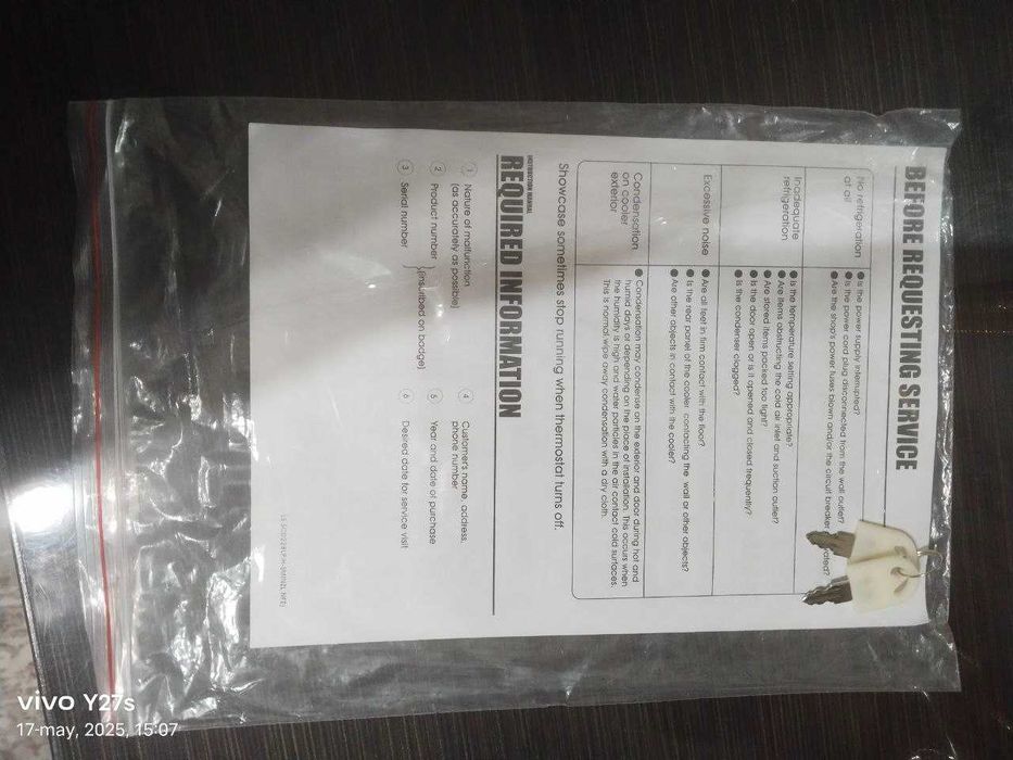 Vitrina xolodelnik sotiladi.