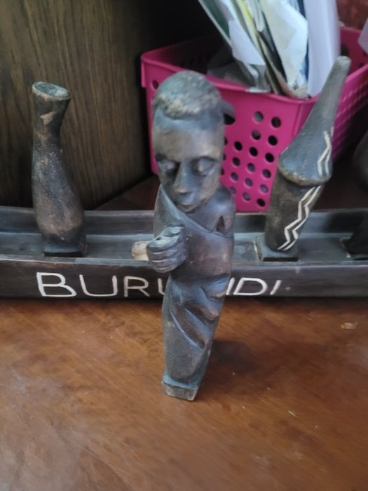 Продам статуэтка с дерева ручная работа