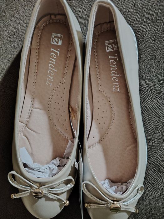 Обувки Тенденз !