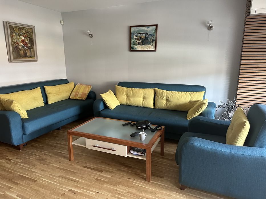 Продавам 2 бр. Дивани и фотьойл