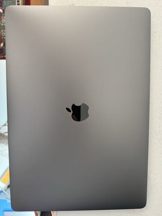 Macbook Pro 15inch/i7/16/512/ideal