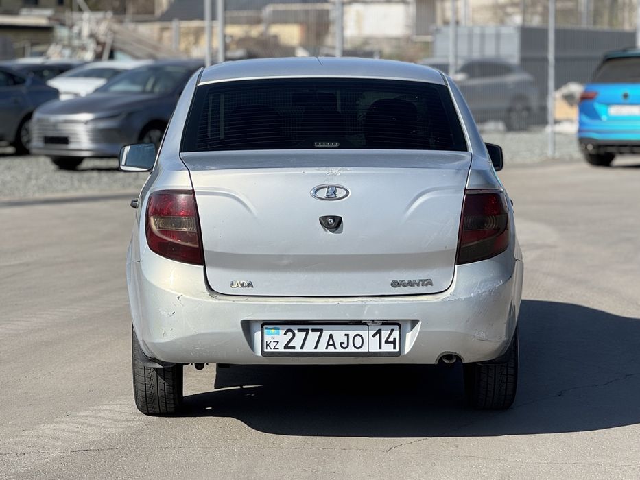 Lada Granta 2013 год