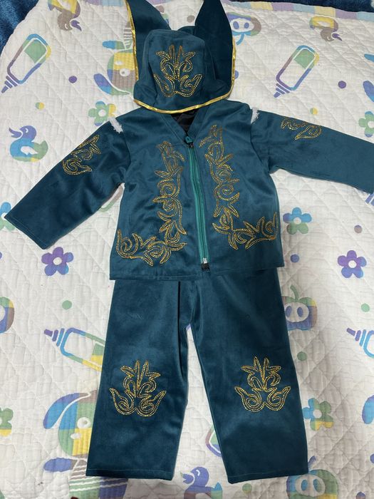 Продам комплект для 1 годик и тусау кесер