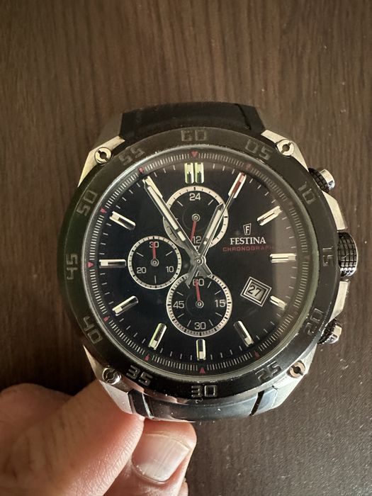 Продавам часовник Festina chronograph