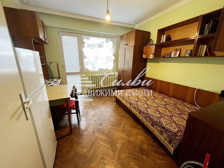 Дава се под наем Двустаен апартамент в Шумен, Добруджански - 75 кв.м за 255 € - Снимка #1