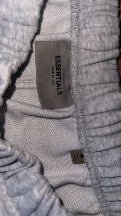 Pantaloni essentials