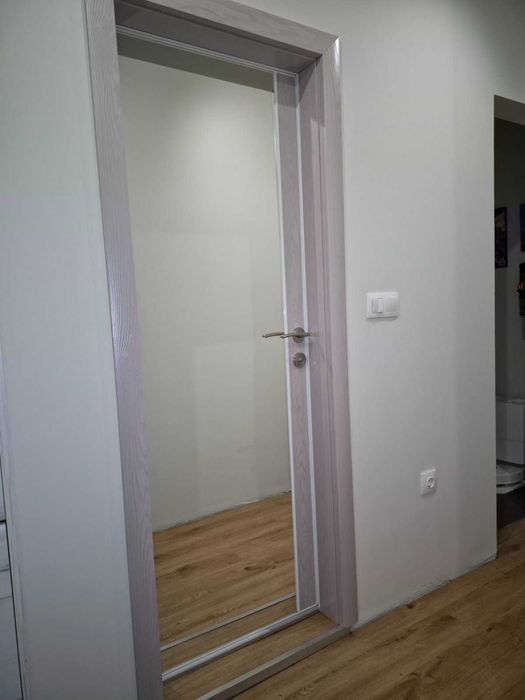 Алуминиева врата